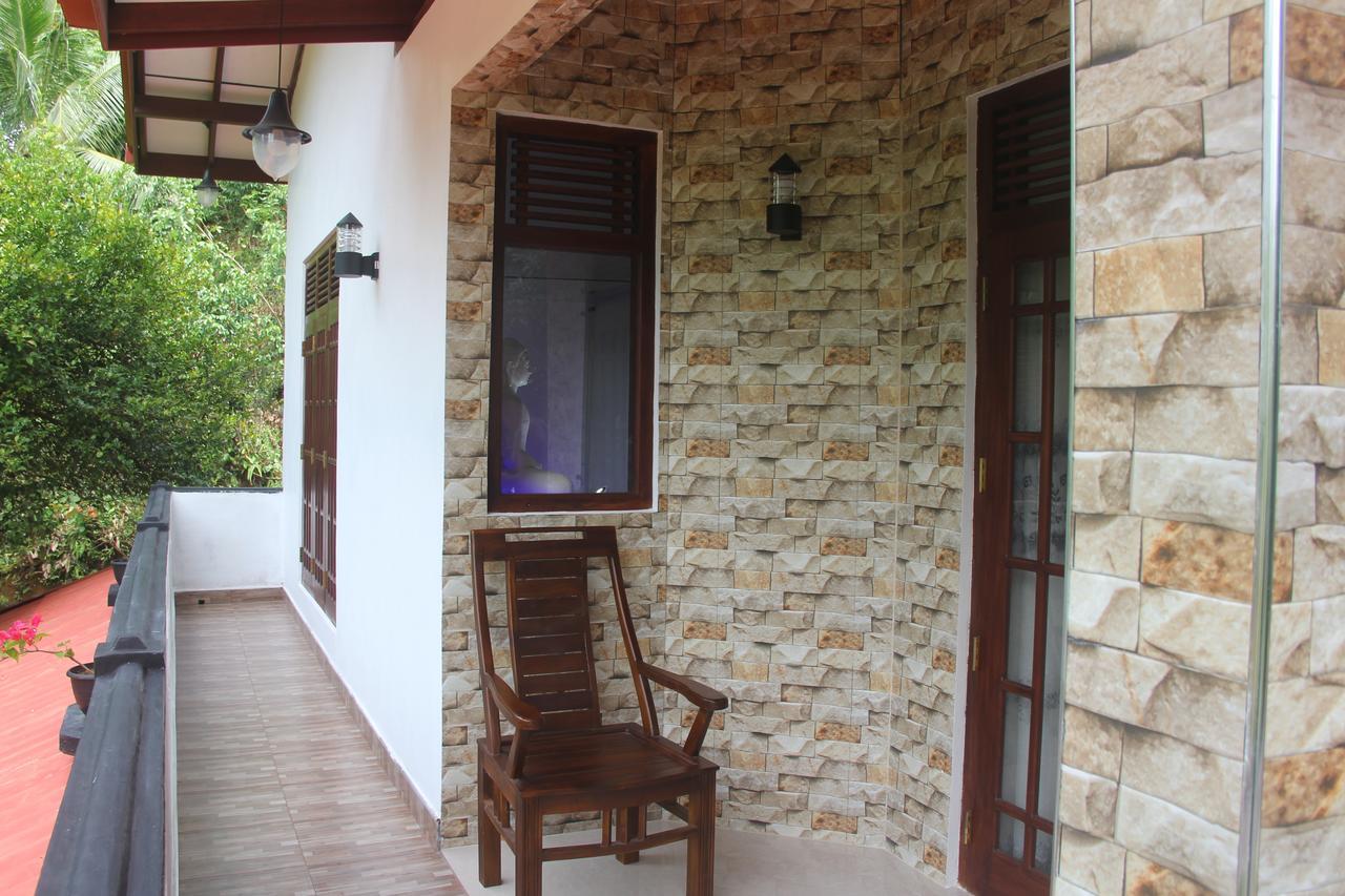 Maneesha Guest House Weligama Bagian luar foto