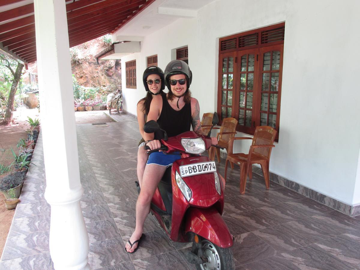 Maneesha Guest House Weligama Bagian luar foto