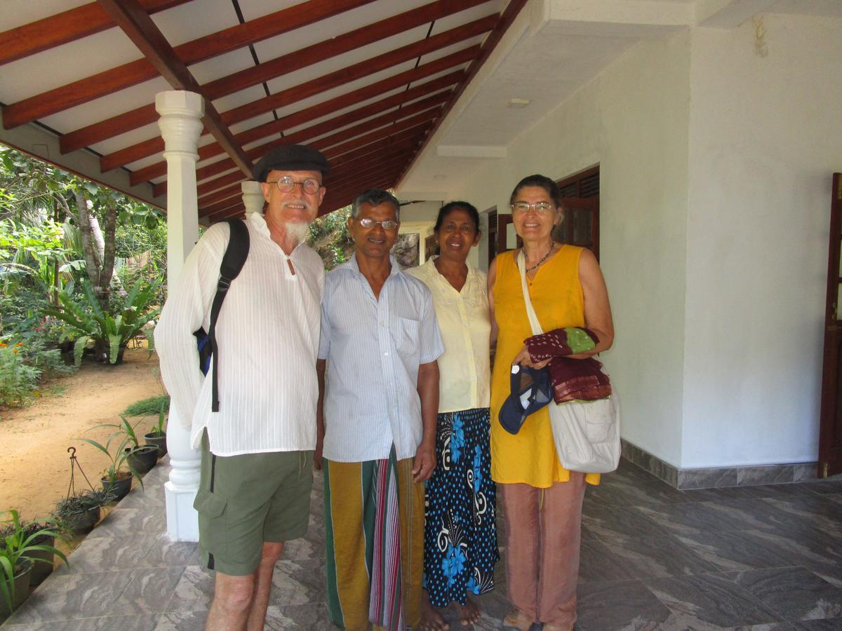 Maneesha Guest House Weligama Bagian luar foto