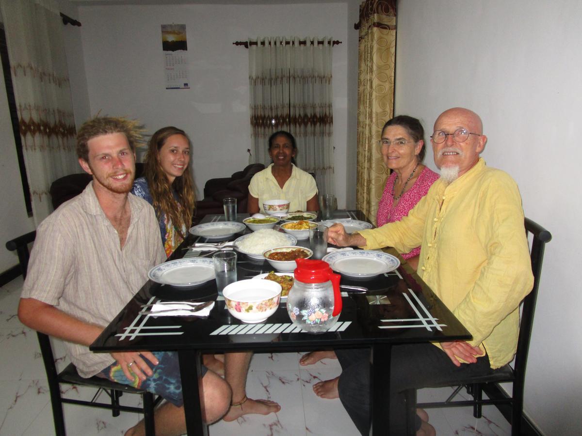 Maneesha Guest House Weligama Bagian luar foto