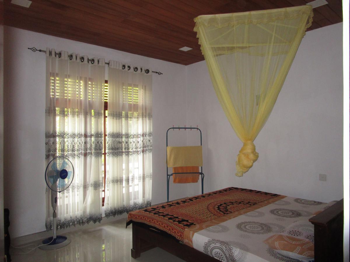 Maneesha Guest House Weligama Bagian luar foto